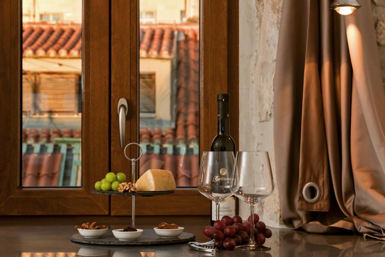 Luxury Studio Eminence In The Old Center Of On Pjaca Square Apartment