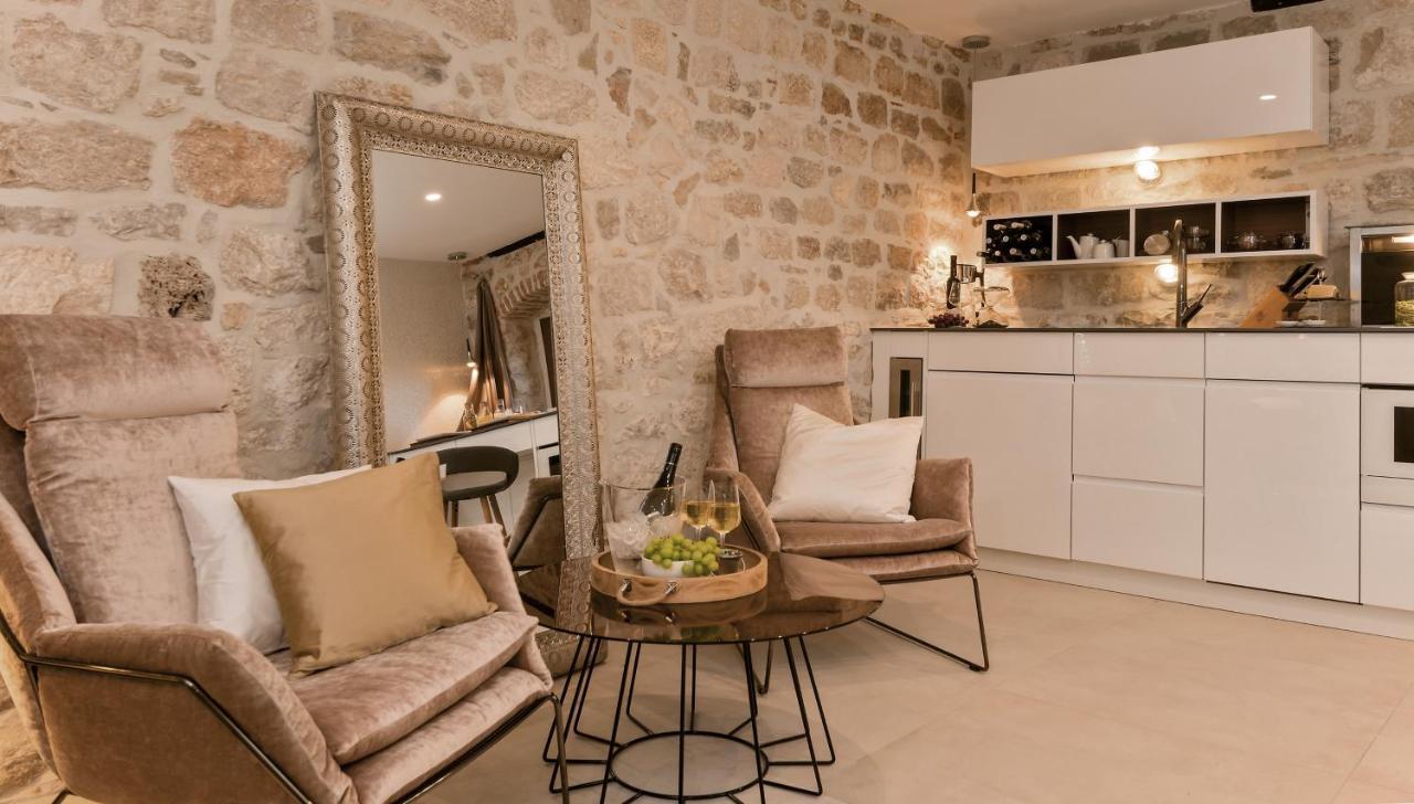 Apartment Luxury Studio Eminence In The Old Center Of On Pjaca Square *