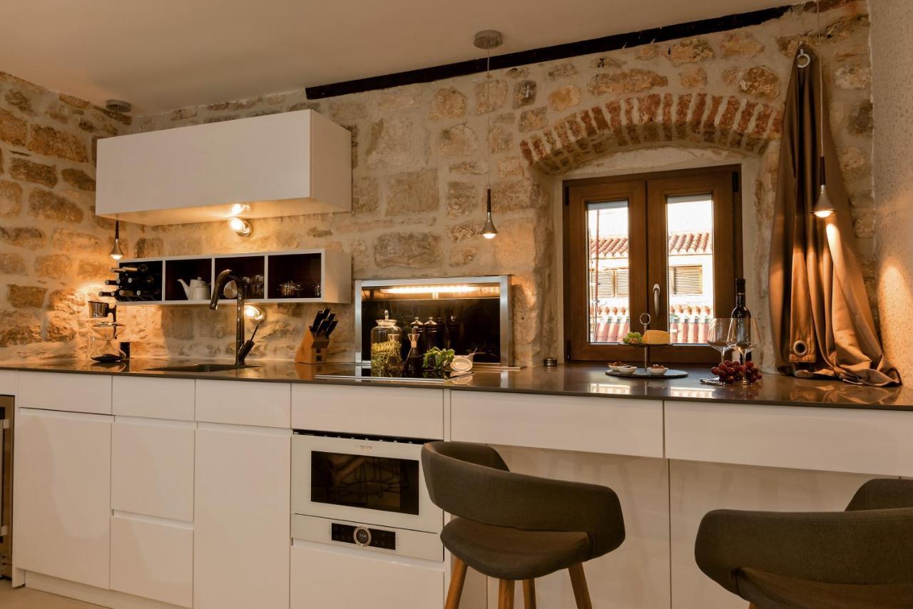 Apartment Luxury Studio Eminence In The Old Center Of On Pjaca Square Split