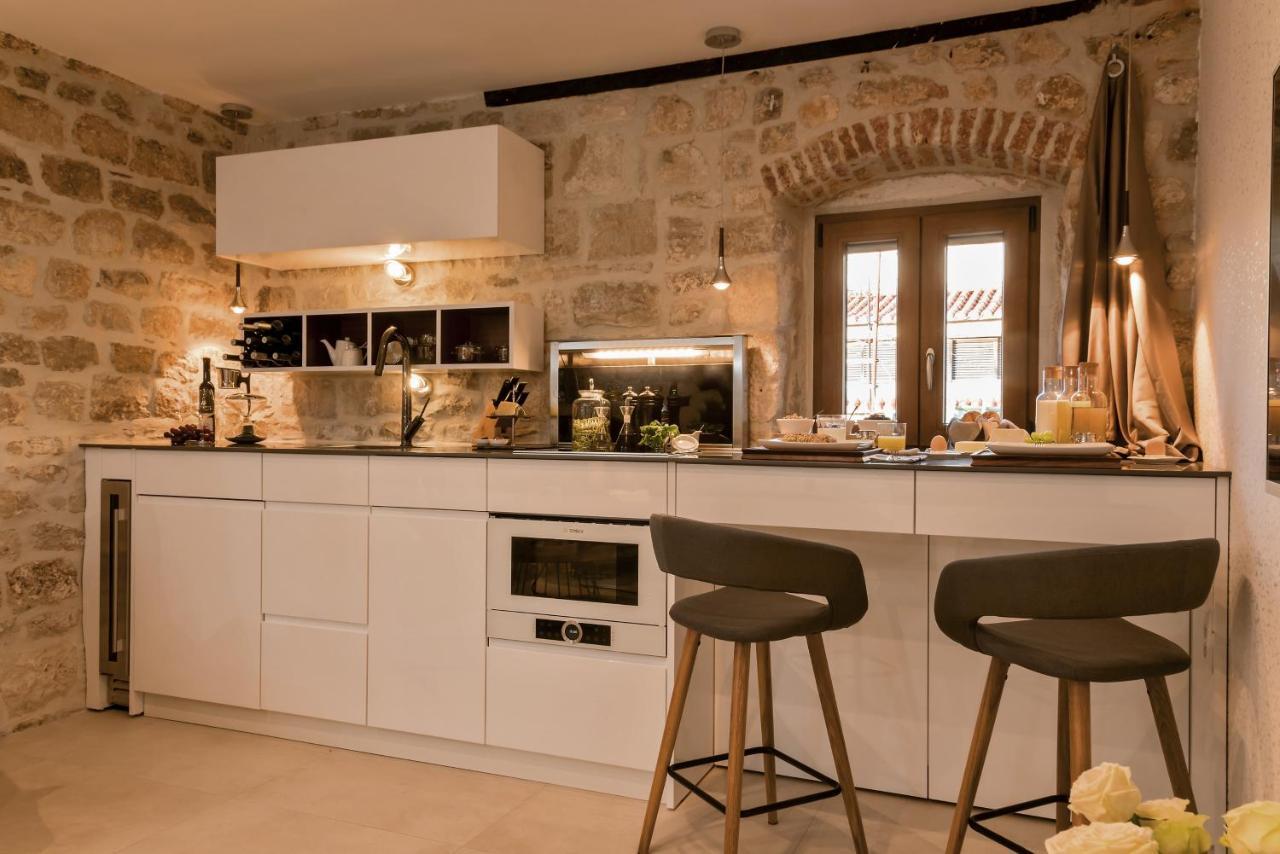 Apartment Luxury Studio Eminence In The Old Center Of On Pjaca Square