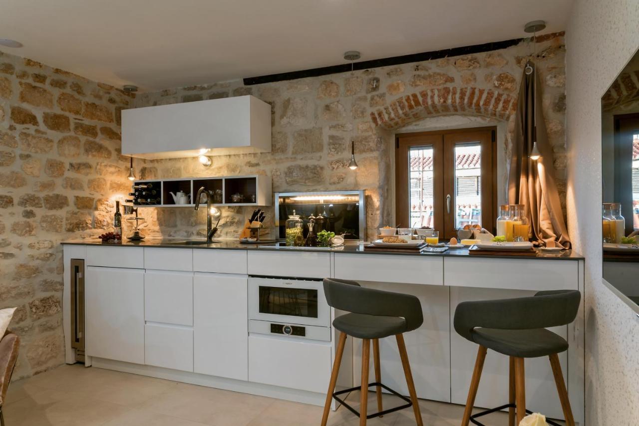 Apartment Luxury Studio Eminence In The Old Center Of On Pjaca Square *