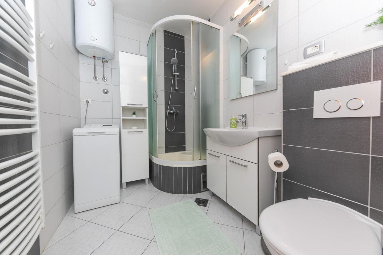 Apartman Apartment For 2, Balcony, Wi-Fi, Public Parking, Private Entrance, Self Check In Split