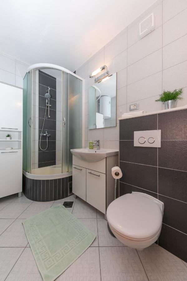 Apartment For 2, Balcony, Wi-Fi, Public Parking, Private Entrance, Self Check In Split