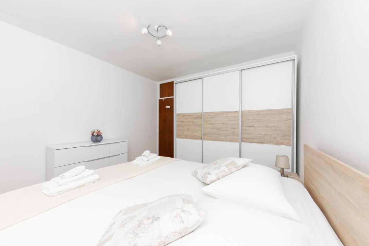 Apartman Apartment For 2, Balcony, Wi-Fi, Public Parking, Private Entrance, Self Check In *