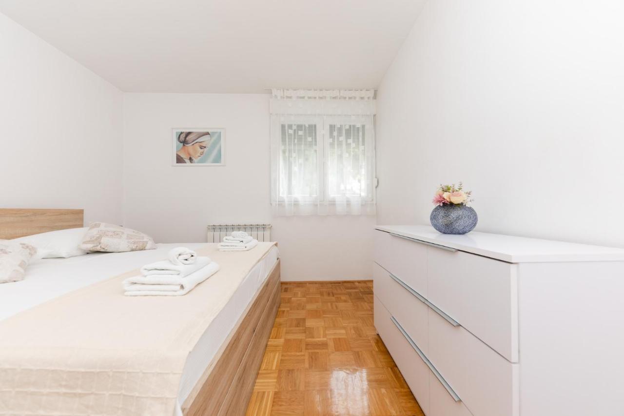 Apartment For 2, Balcony, Wi-Fi, Public Parking, Private Entrance, Self Check In Apartman *