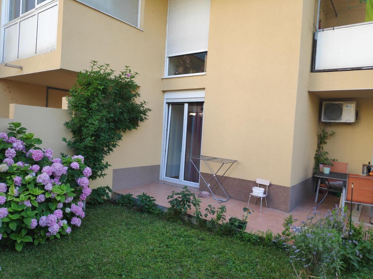 Spacious With Big Garden Near Apartment Split