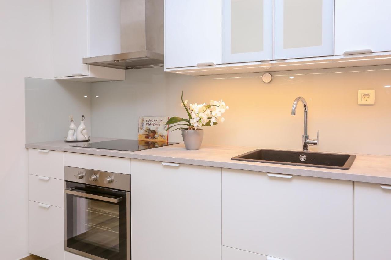 Apartment Dvor *