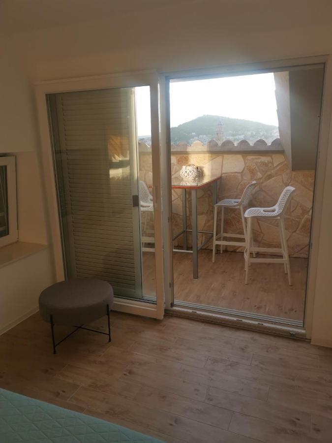 Lighthouse Apartment *