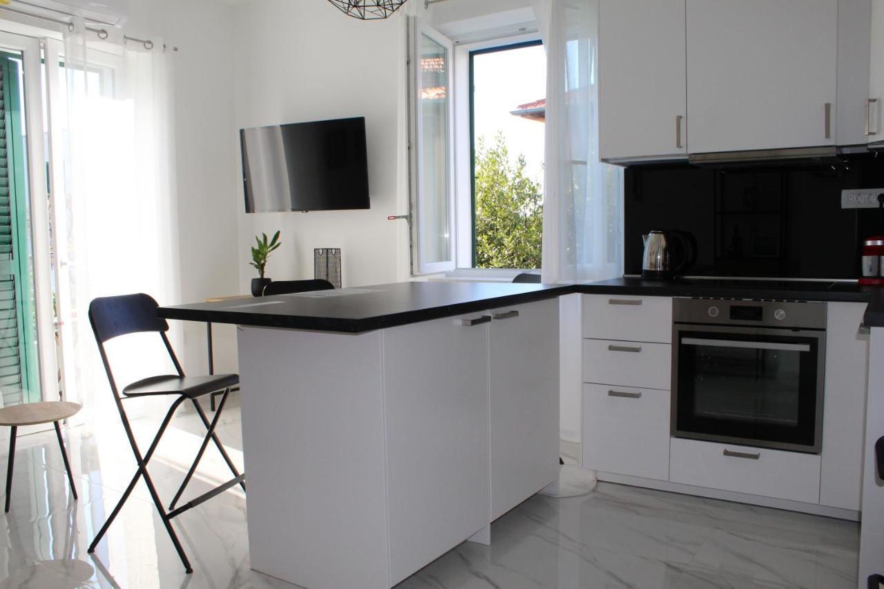 Apartment The Site Split