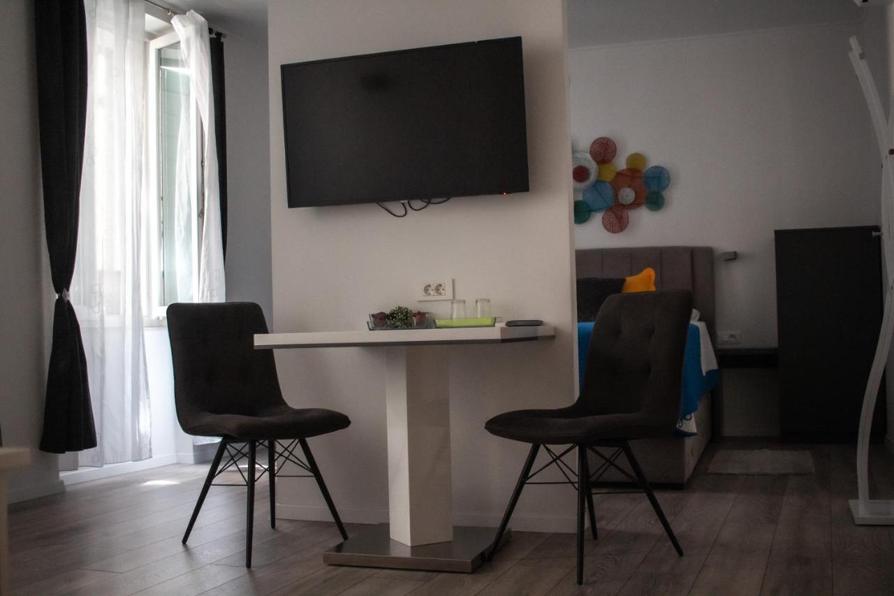 Guest house Julije Rooms 3*