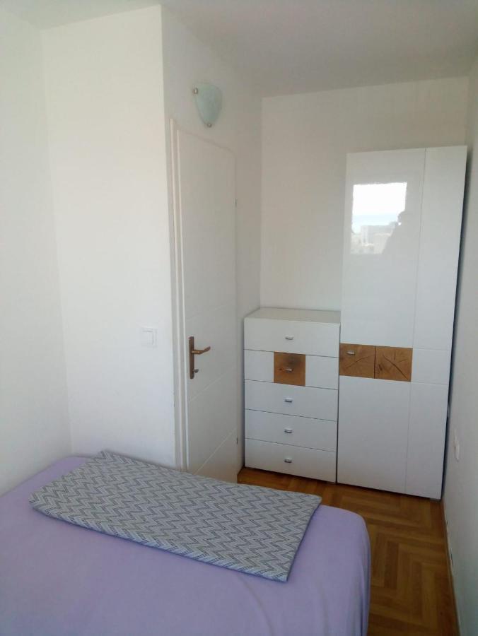 Tomisa Apartment *