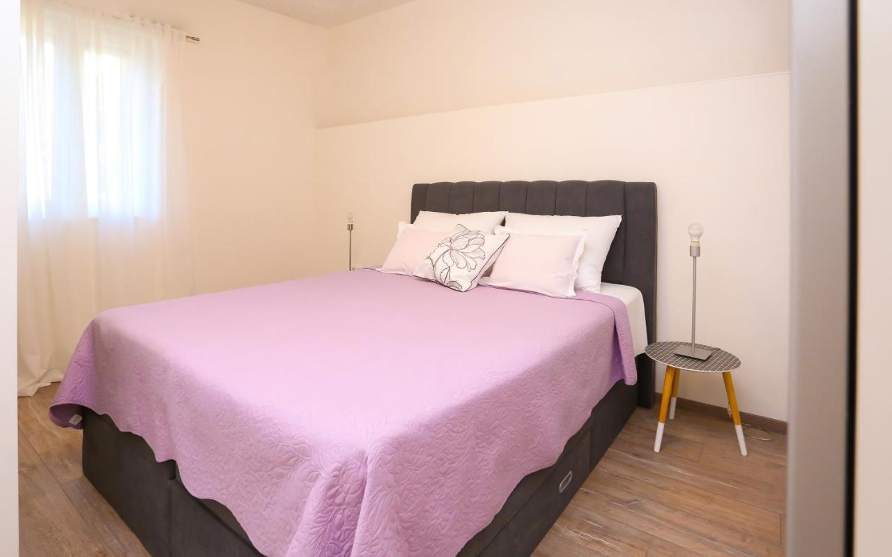 Dvor Apartment