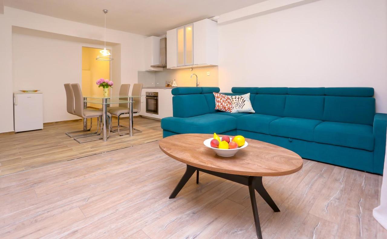 Dvor Apartment *