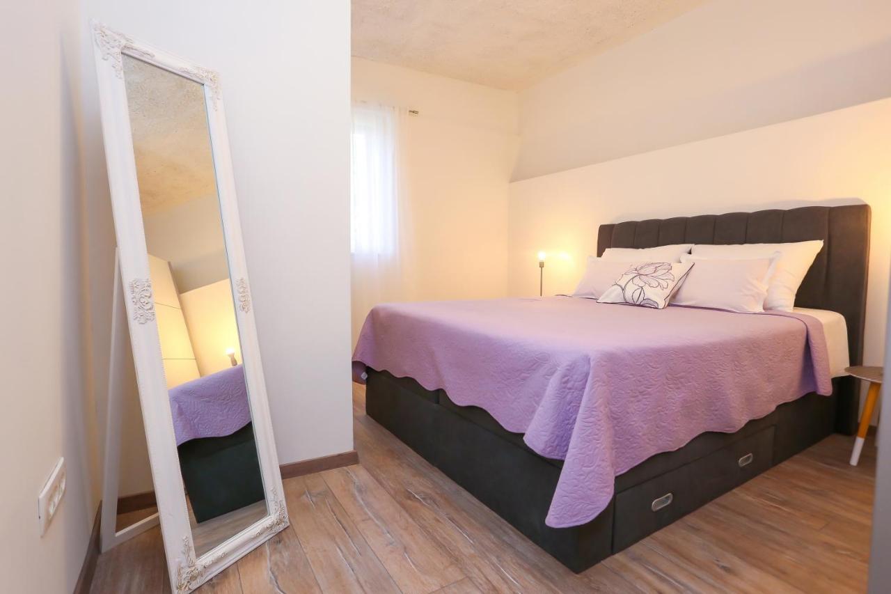 Dvor Apartment *