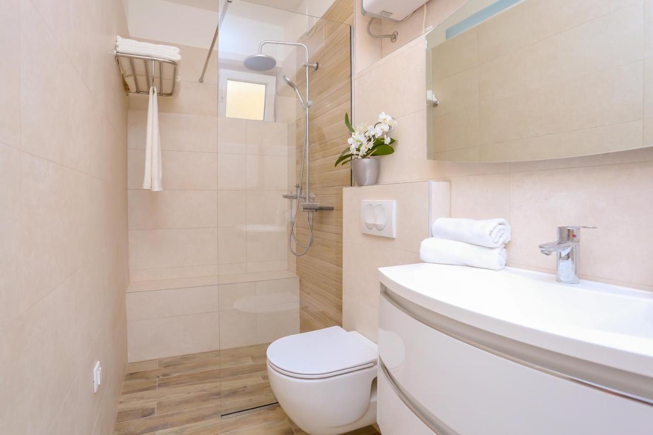 Apartment Dvor