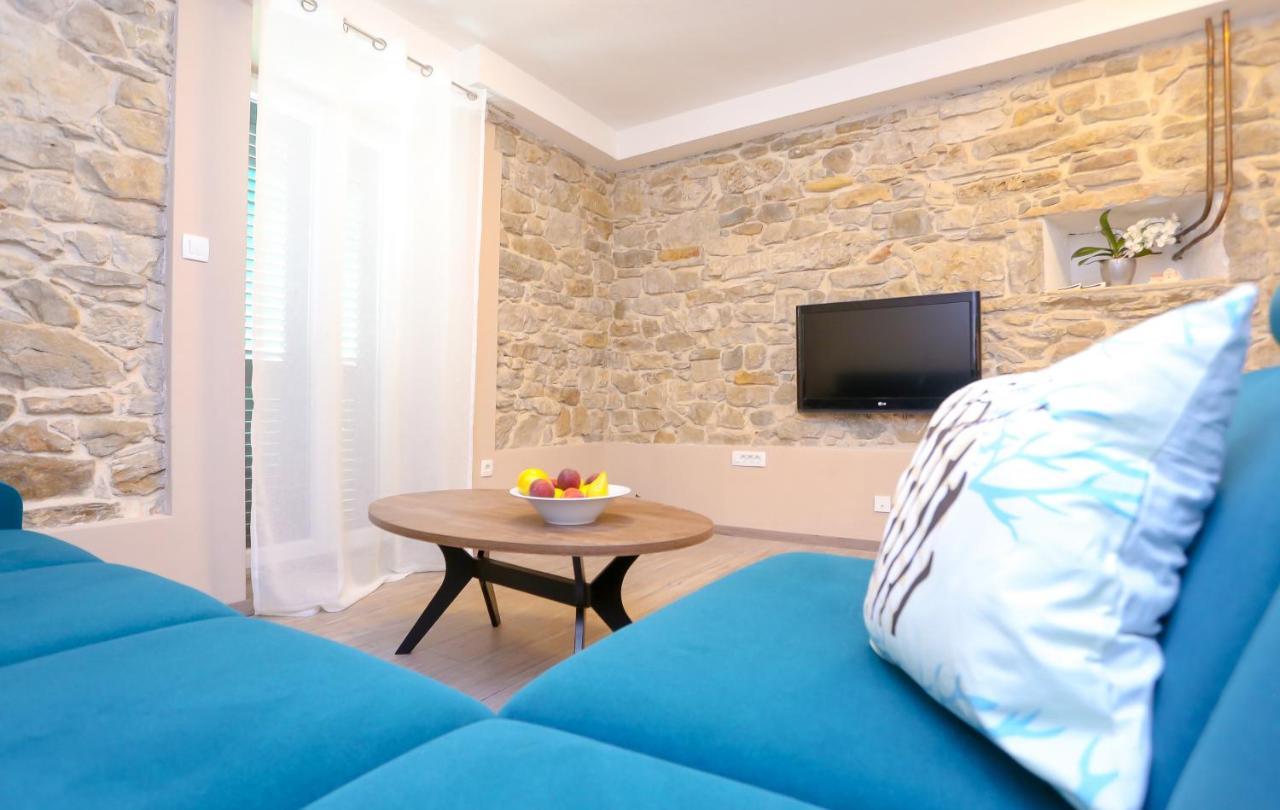 Apartment Dvor