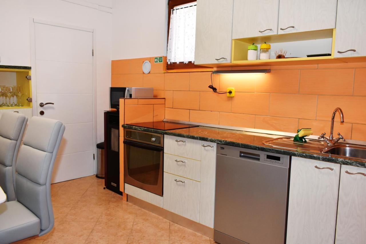 Apartment Maslic *