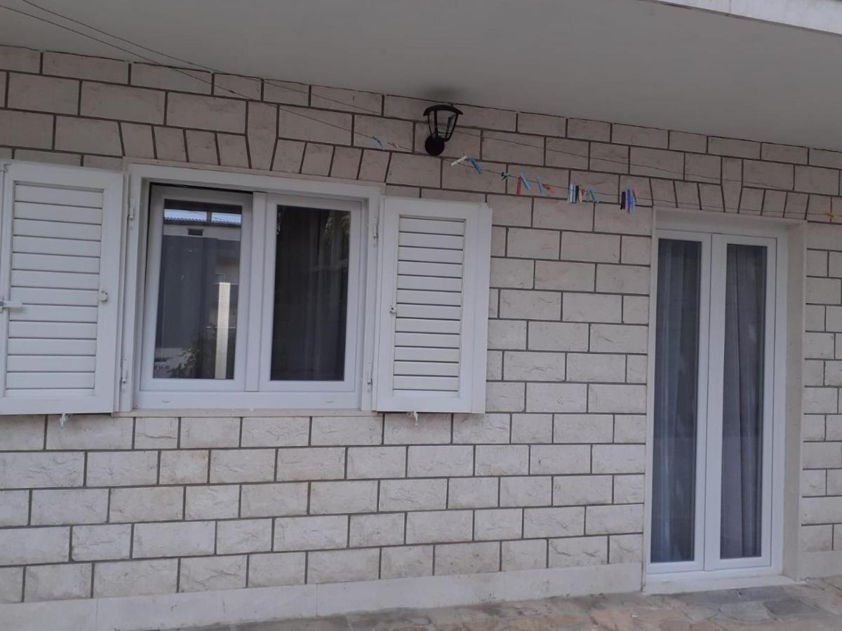Spacious In A Quiet Neighborhood *