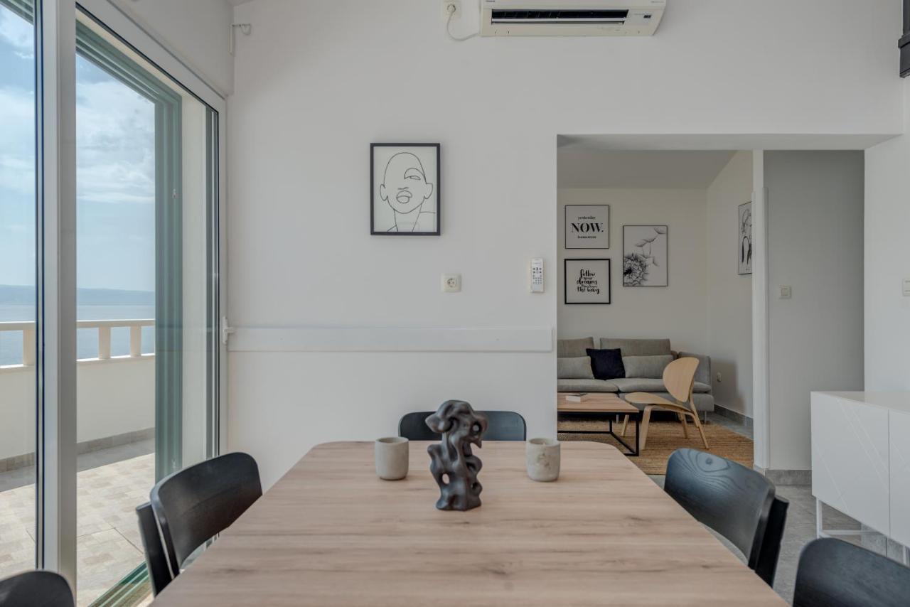 Beachfront Apartman *