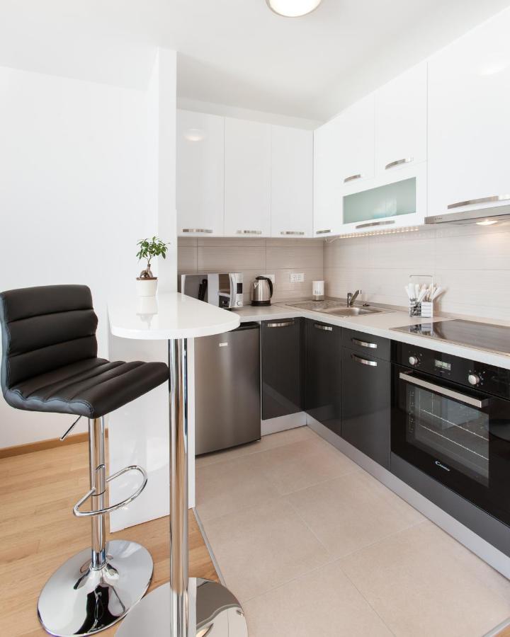 Apartment Blue Pearl Split