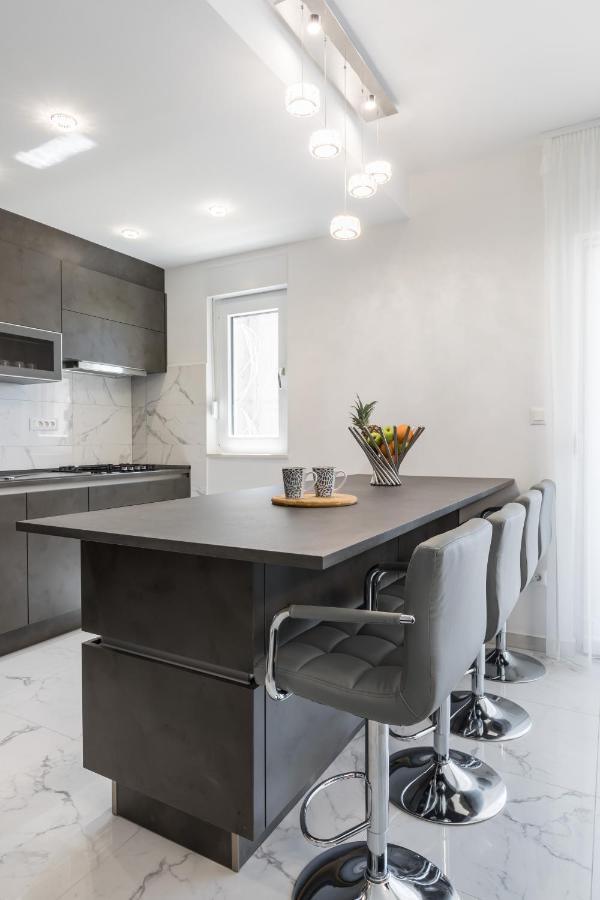 Elysian Zen Luxury - Two Bedroom With Terrace And Sea View * Split