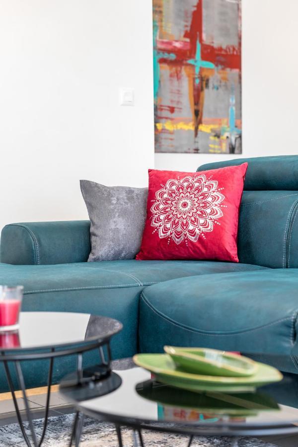 Elysian Zen Luxury - Two Bedroom With Terrace And Sea View Apartment Split