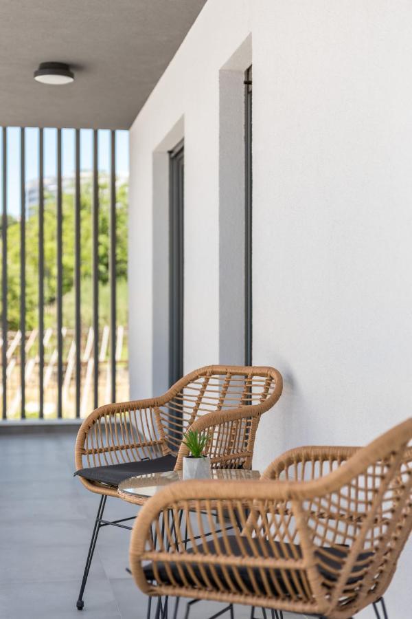 Elysian Zen Luxury - Two Bedroom With Terrace And Sea View Apartment