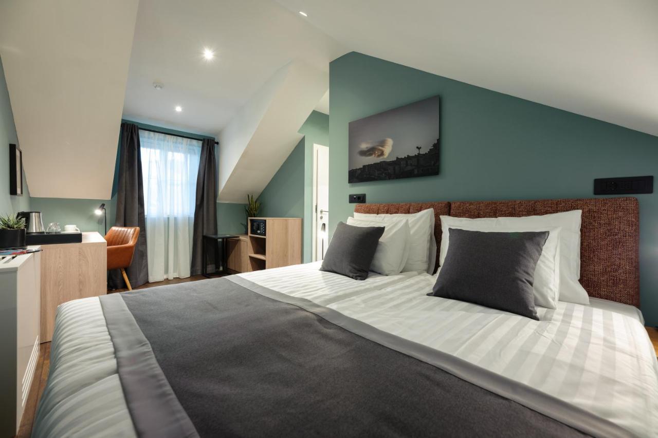 Camera Hotel 4*
