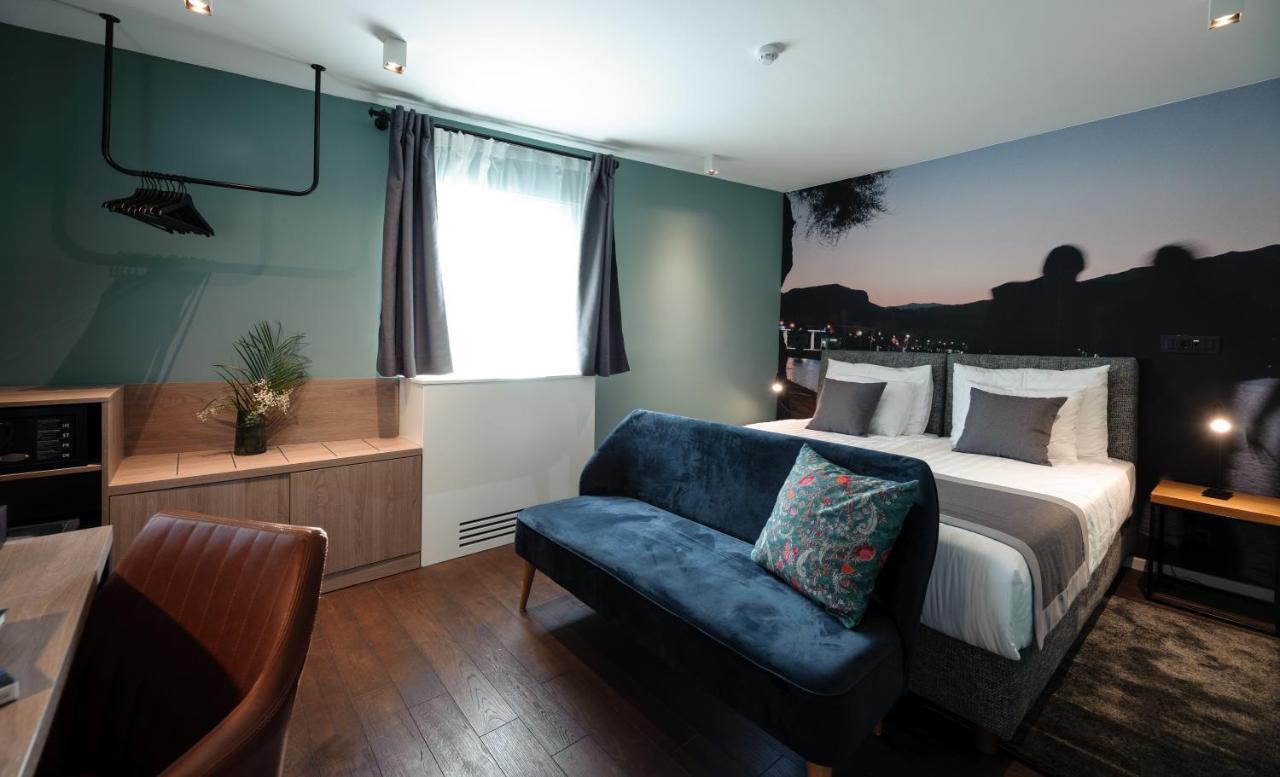 Camera Hotel 4*