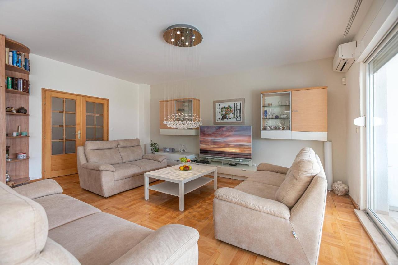 Relax Whit Big Terrace 170m2 Near The Apartman Split