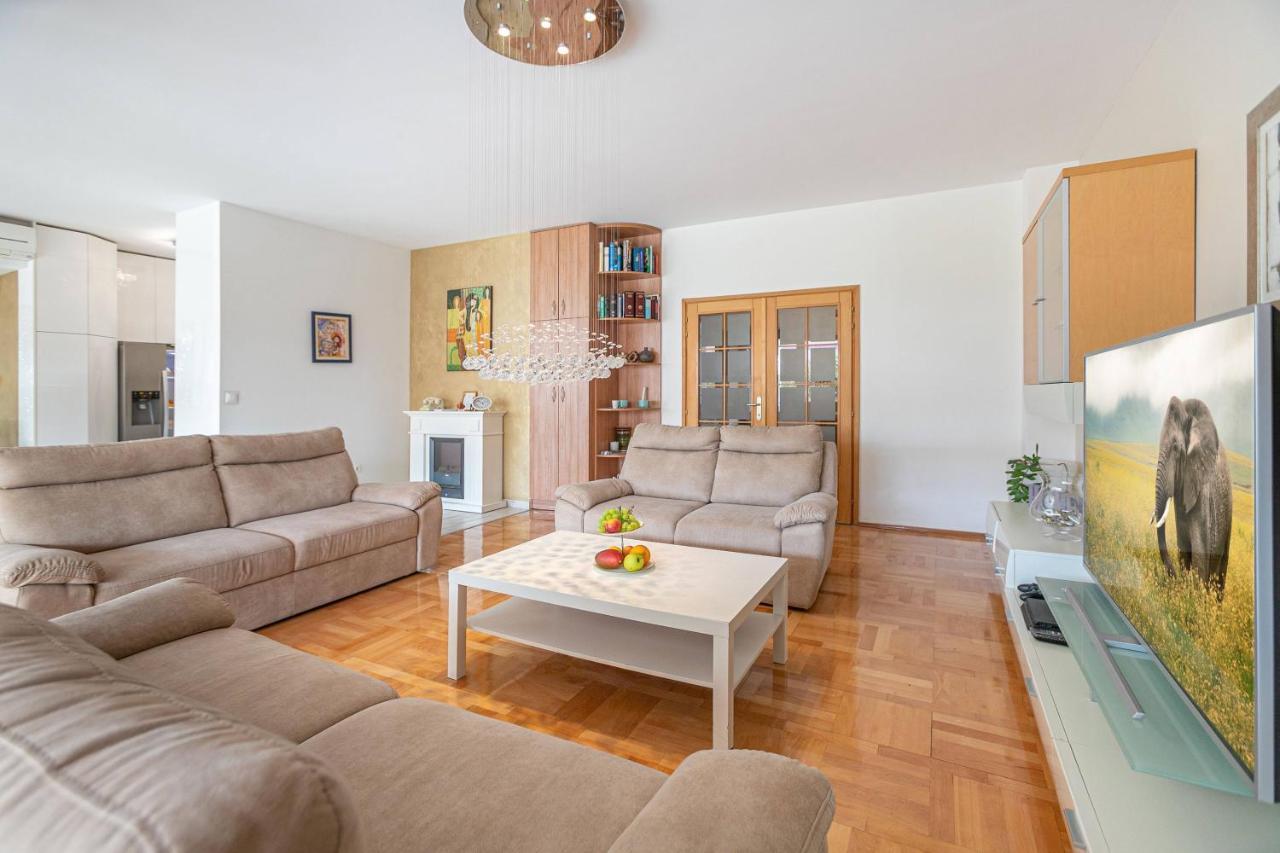 Relax Whit Big Terrace 170m2 Near The *