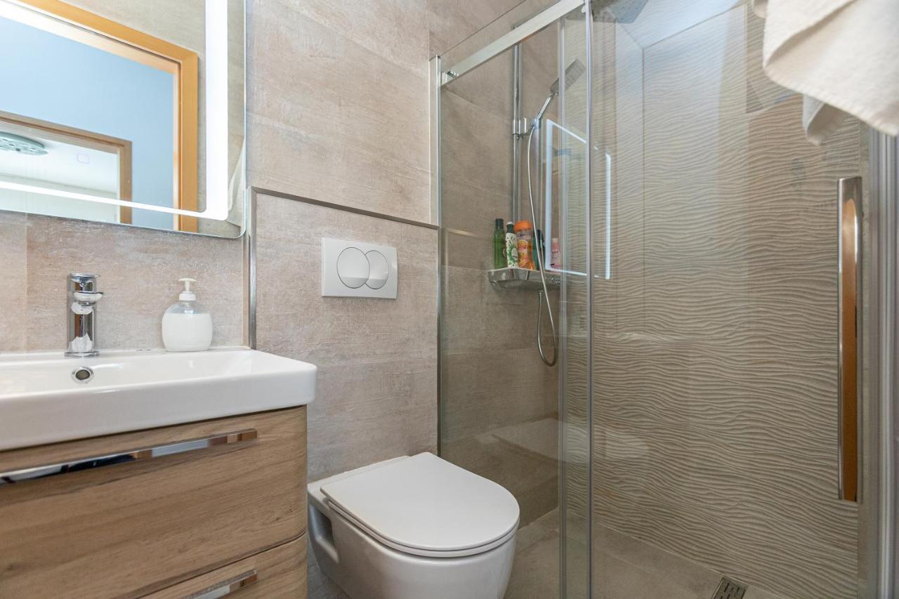 Relax Whit Big Terrace 170m2 Near The Apartman Split