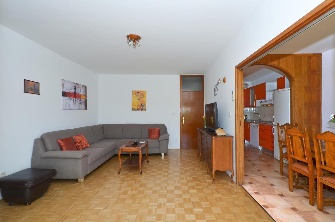 Lazy Summer Days Apartment Split