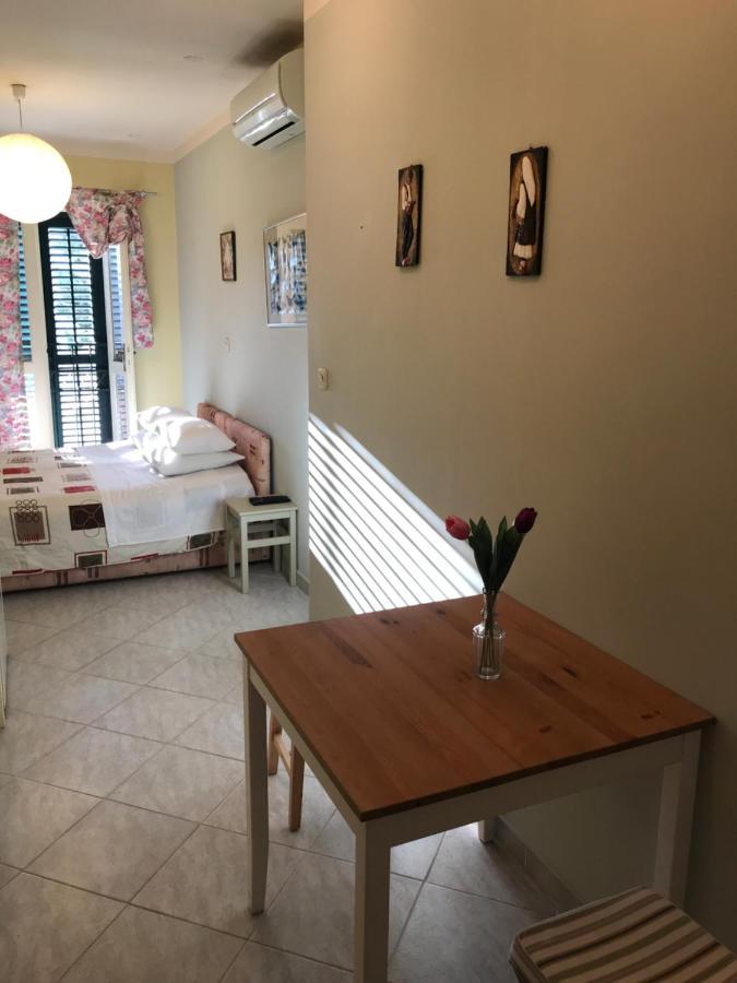 Apartment Studio In The Top Center *
