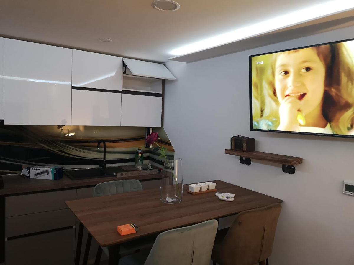 Ella Apartment *