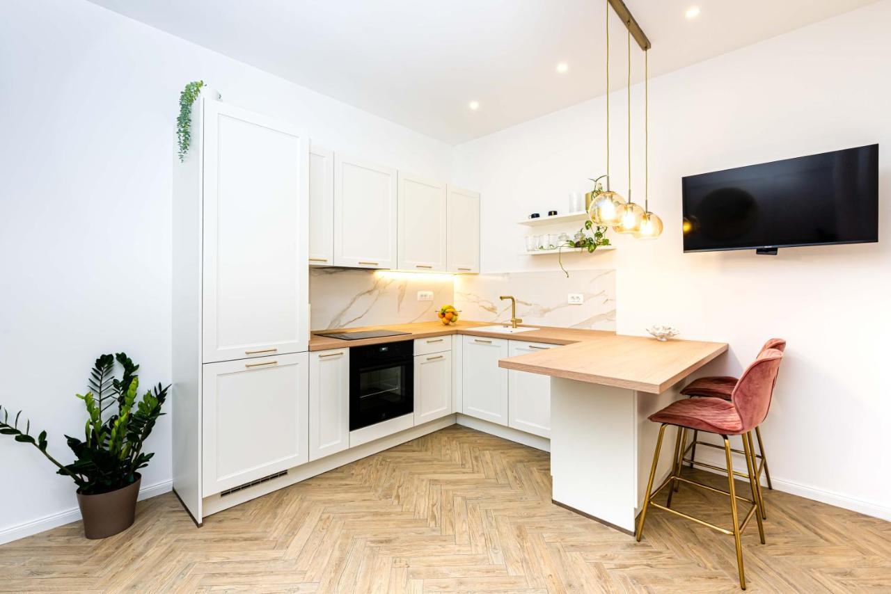 Apartment Beautiful In Center Split