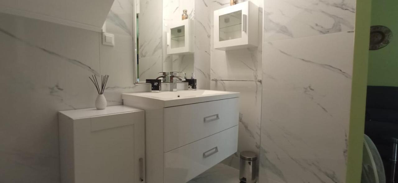 Luxury Kyara Split