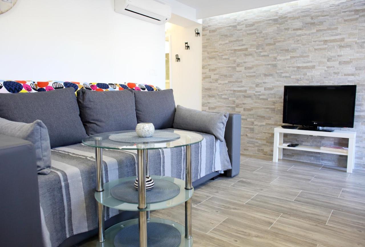 Pearl Apartment Split
