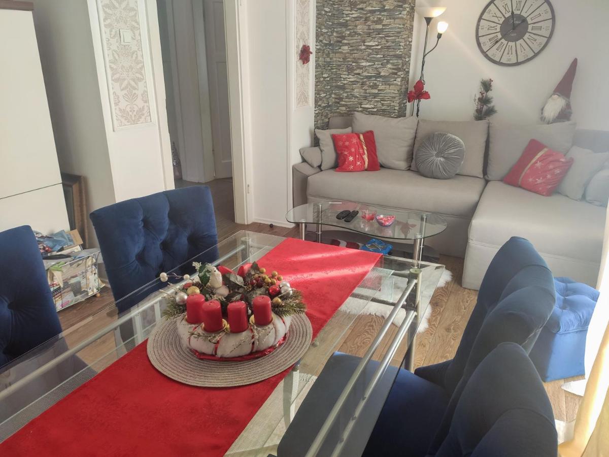 Helena Apartment *