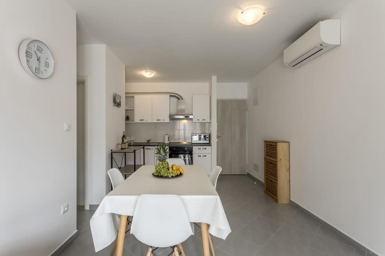 Cool Apartment Split