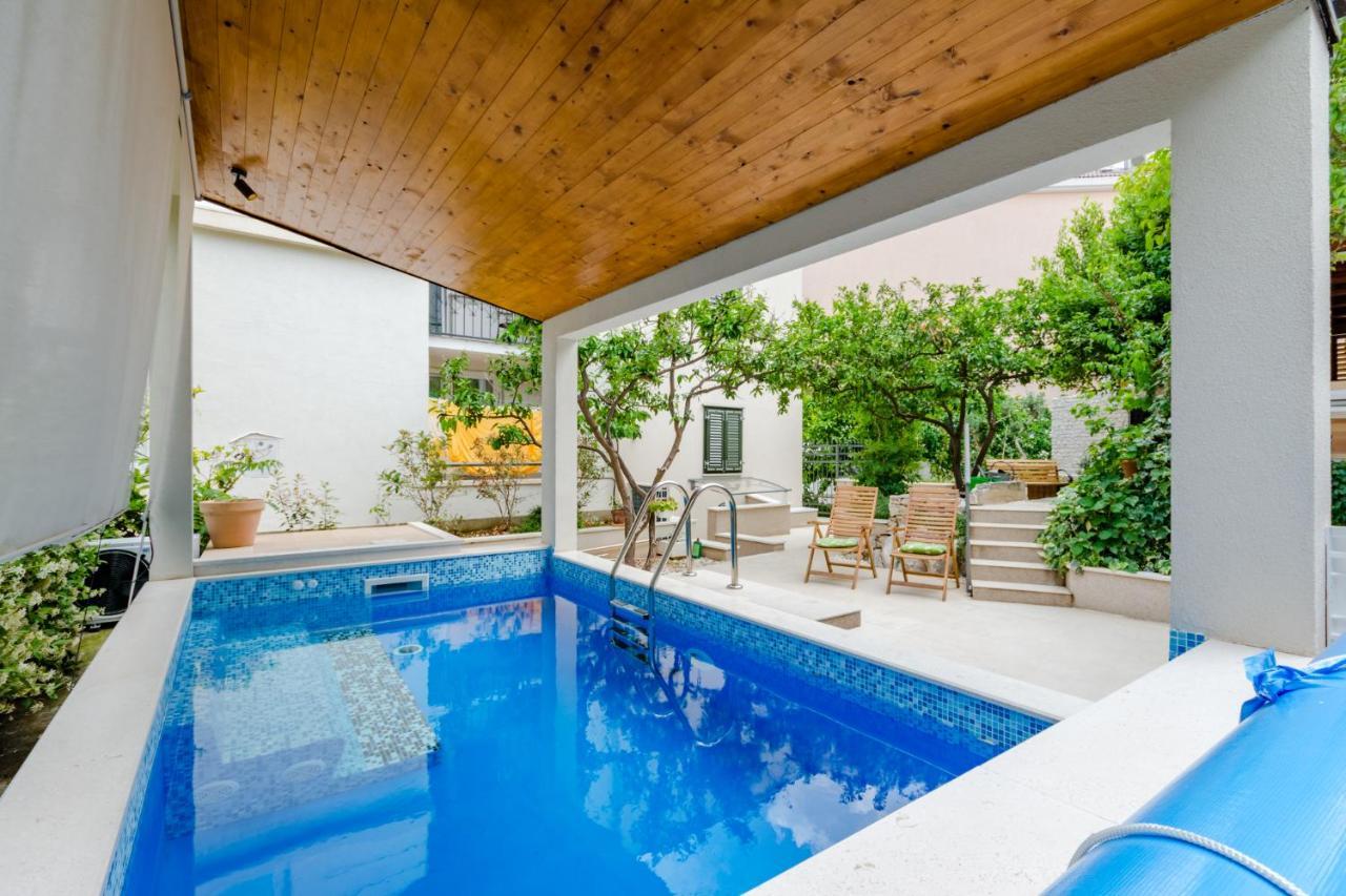 Luxury Roza Villa *