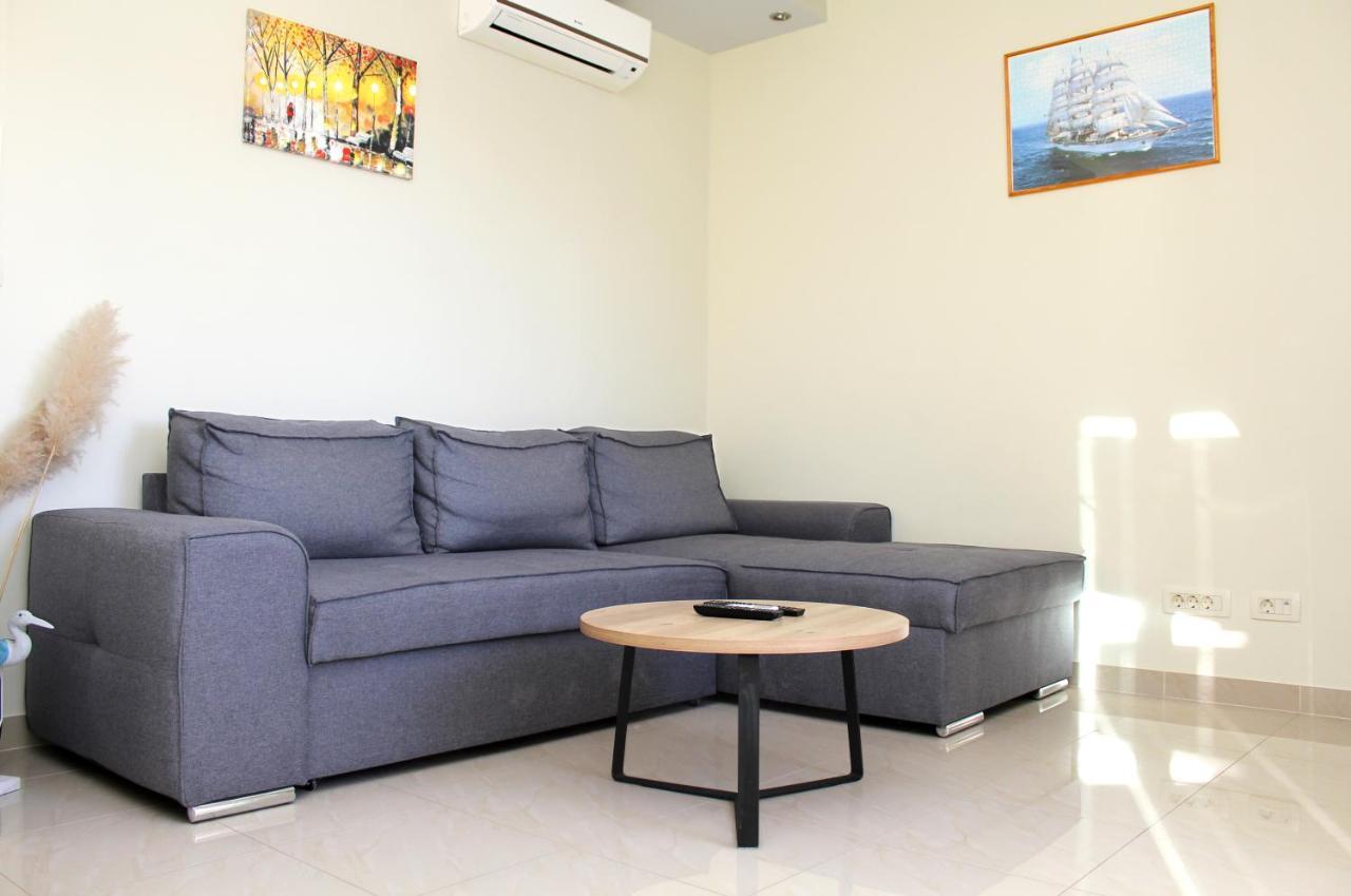 Mel Apartment