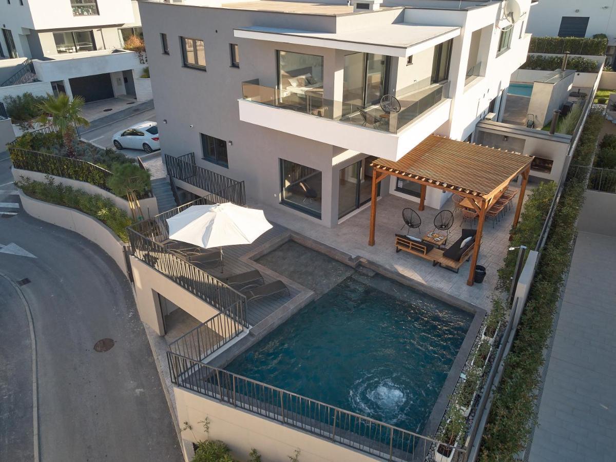 Luxury Sol Mate