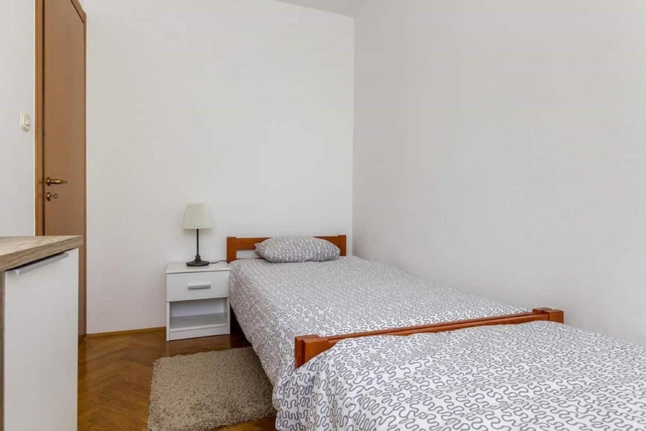 Apartment Jurmar - With Terrace Split