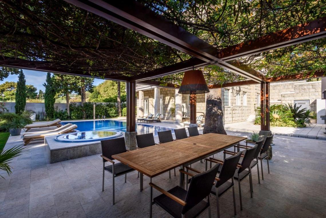 Villa Castello Split: Luxury Seafront With Private Pool And