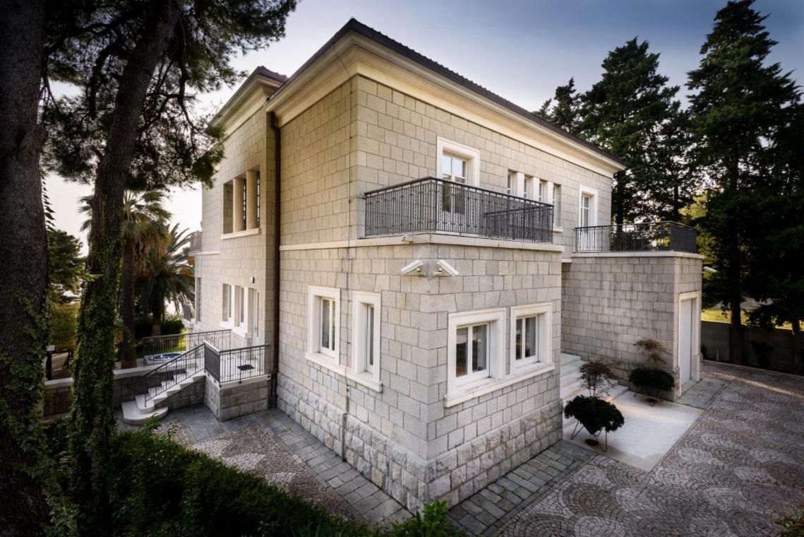 Castello Split: Luxury Seafront With Private Pool And Villa Split