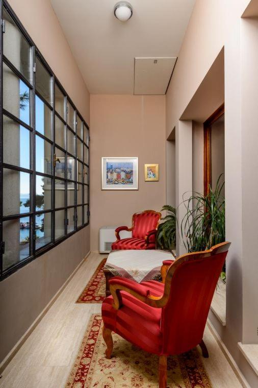 Villa Castello Split: Luxury Seafront With Private Pool And