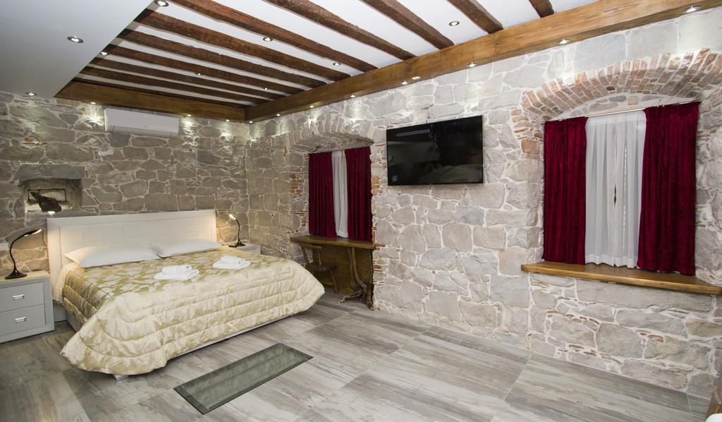 Domina Apartman *