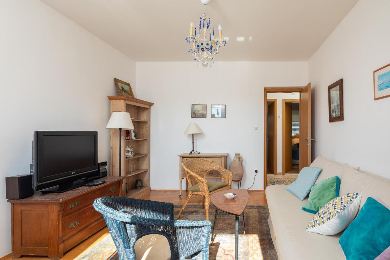 Apartment Fabula - W Balcony 4 Min Walk To