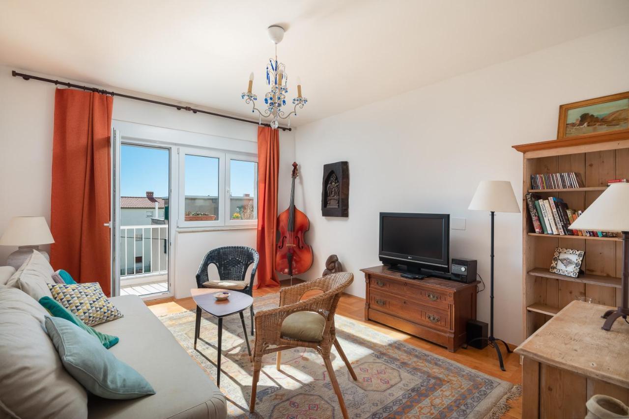Fabula - W Balcony 4 Min Walk To *